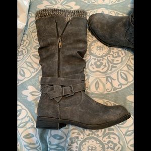 Women’s sweater top boots